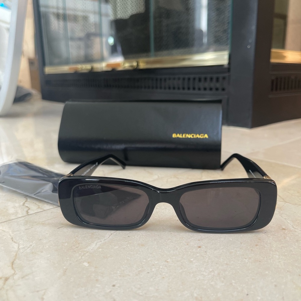 Brand new glasses barely worn